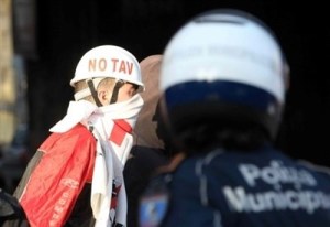roma-scontri-tra-notav-e-polizia