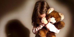 Genova, stupra figlia 13enne della convivente 